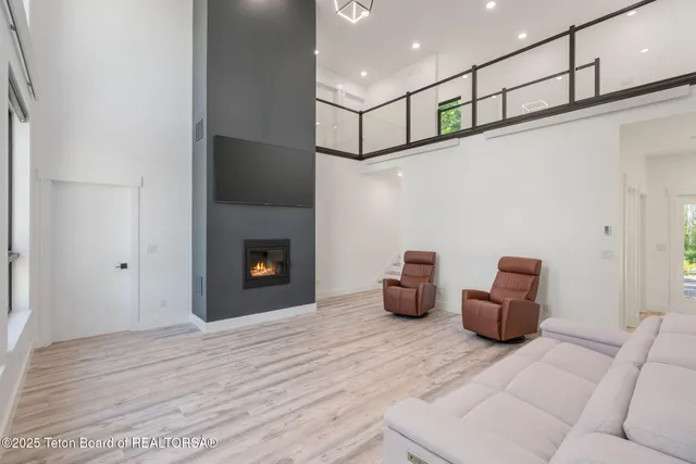 $1,295,000 | 100 South Forest Drive, Thayne, WY 83127