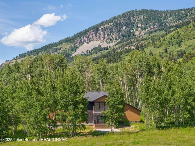 $1,295,000 | 100 South Forest Drive, Thayne, WY 83127