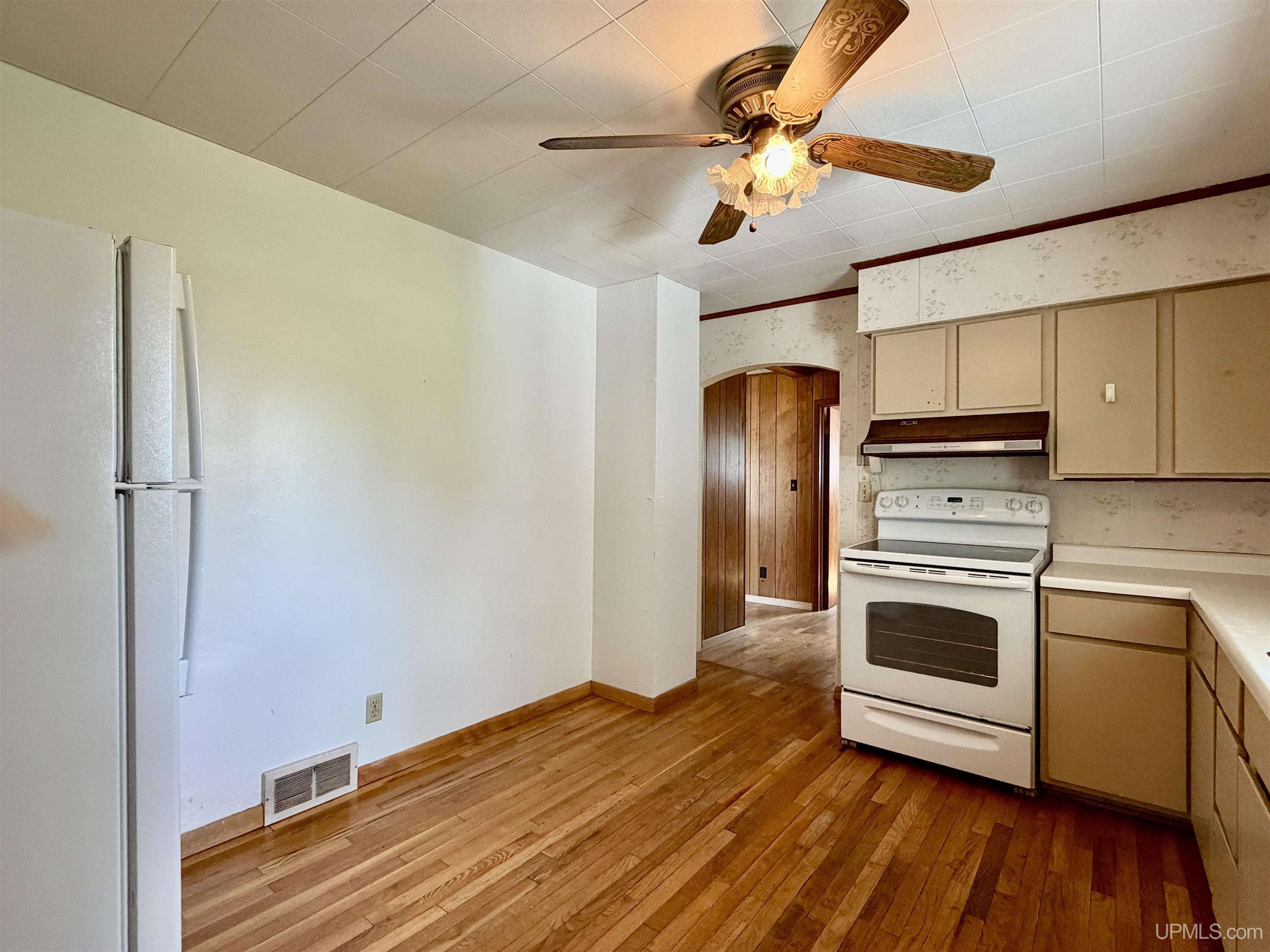 61 4th Street South Range, MI 49963 - Photo 18 of 35