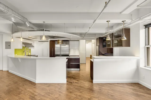 $2,265,000 | 150 West 26th Street, Unit 802 | Chelsea