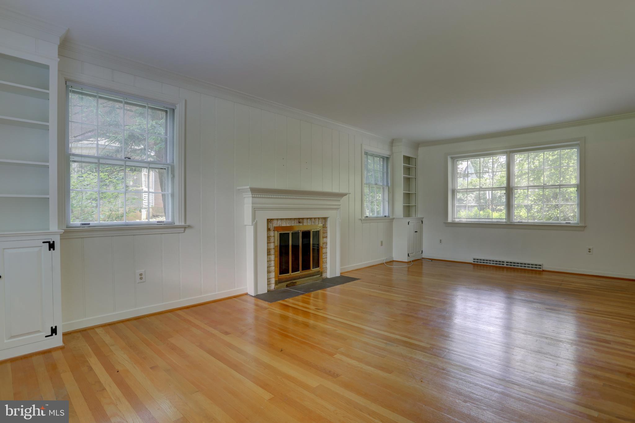 601 South Broad Street Lititz, PA 17543 - Photo 11 of 61 Living Room