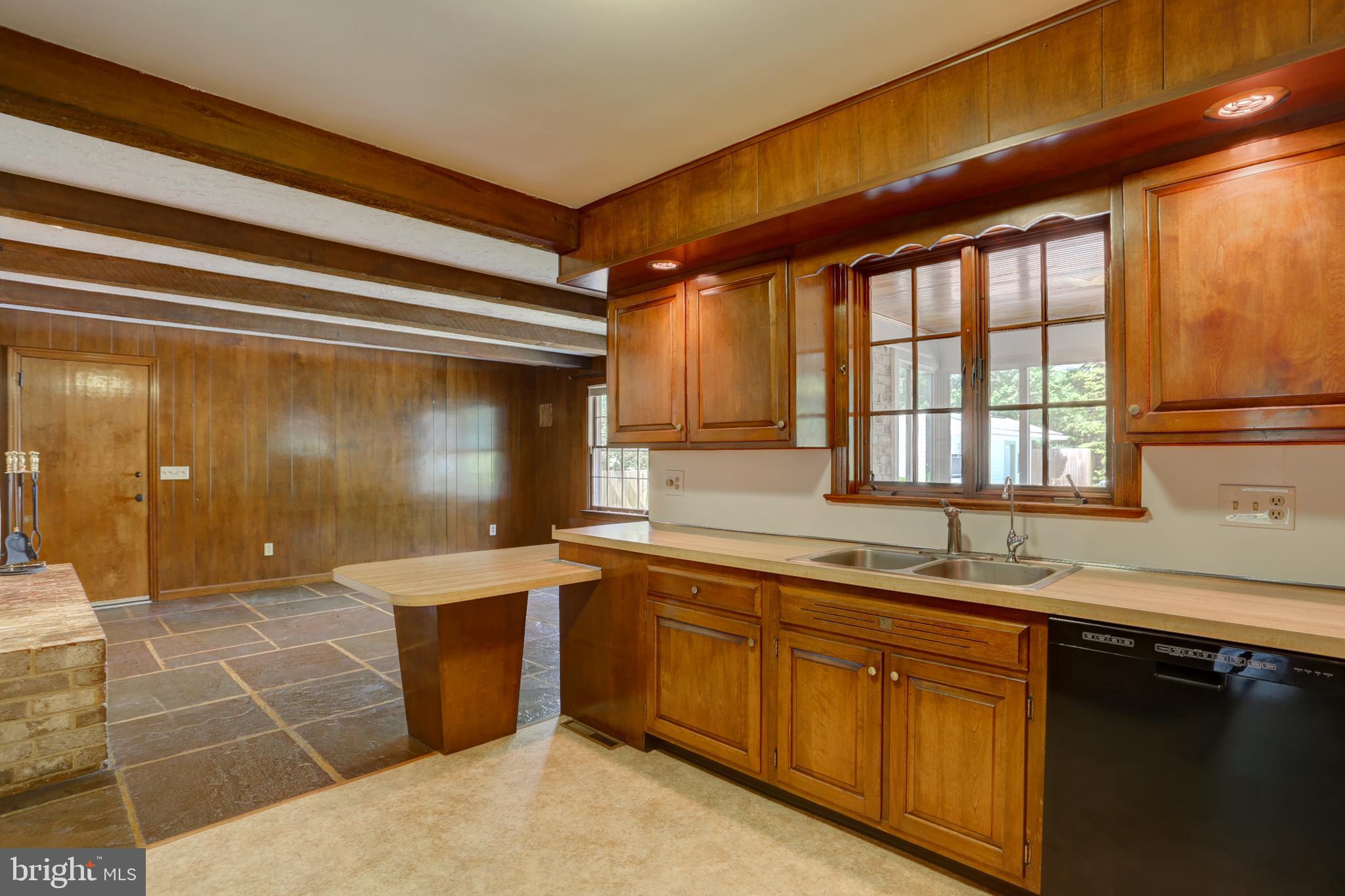 601 South Broad Street Lititz, PA 17543 - Photo 16 of 61 Kitchen