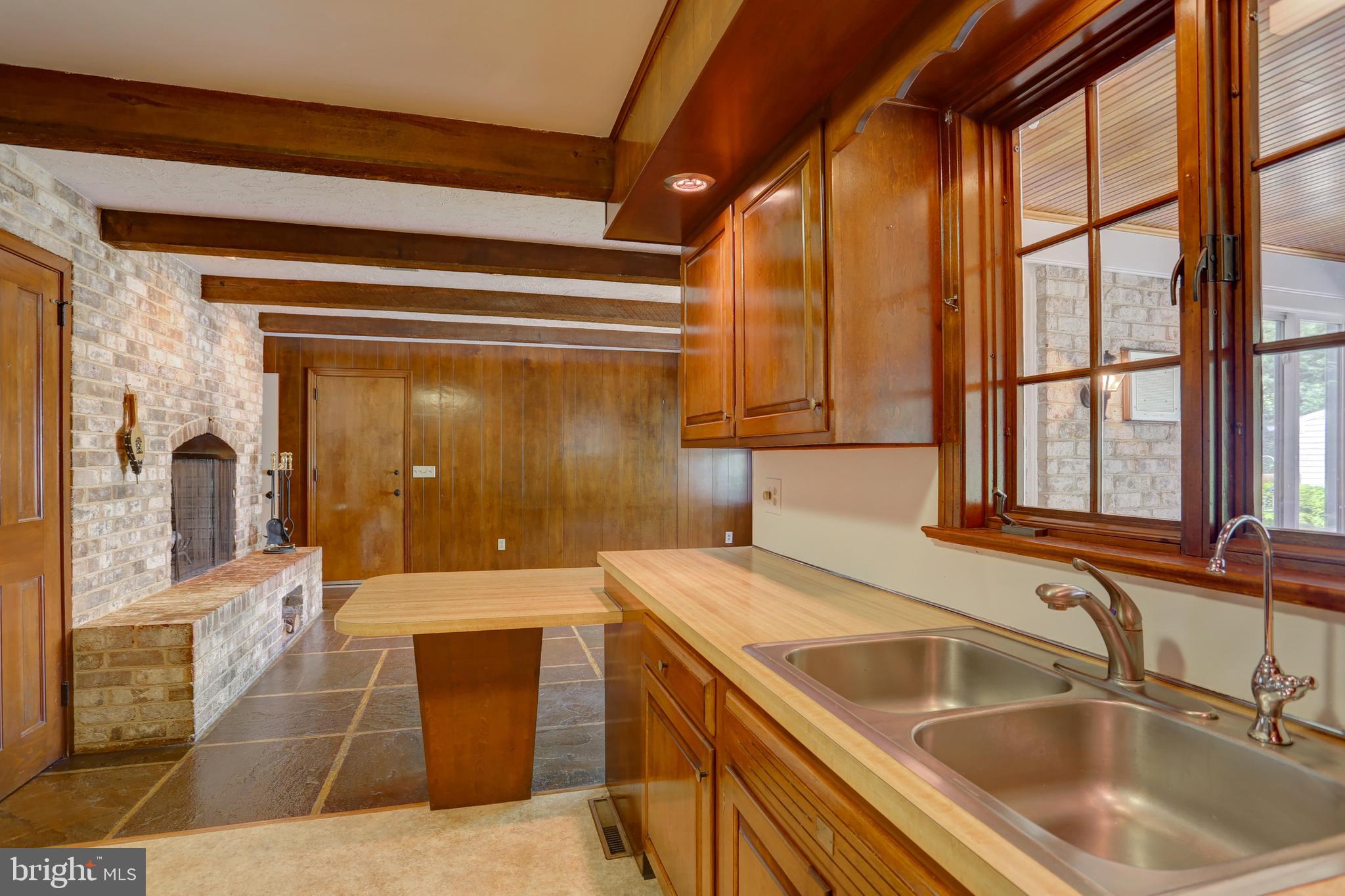 601 South Broad Street Lititz, PA 17543 - Photo 17 of 61 Kitchen