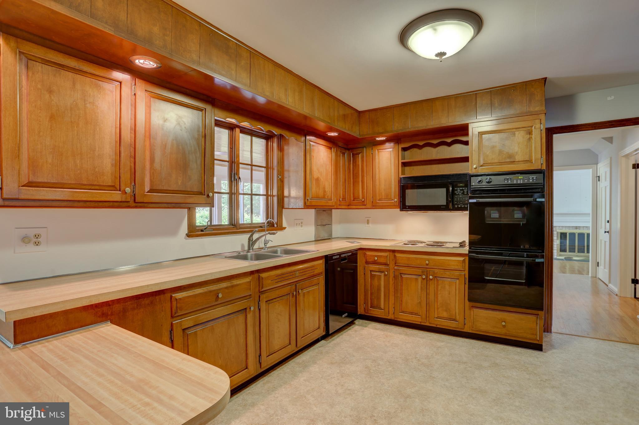 601 South Broad Street Lititz, PA 17543 - Photo 4 of 61 Kitchen