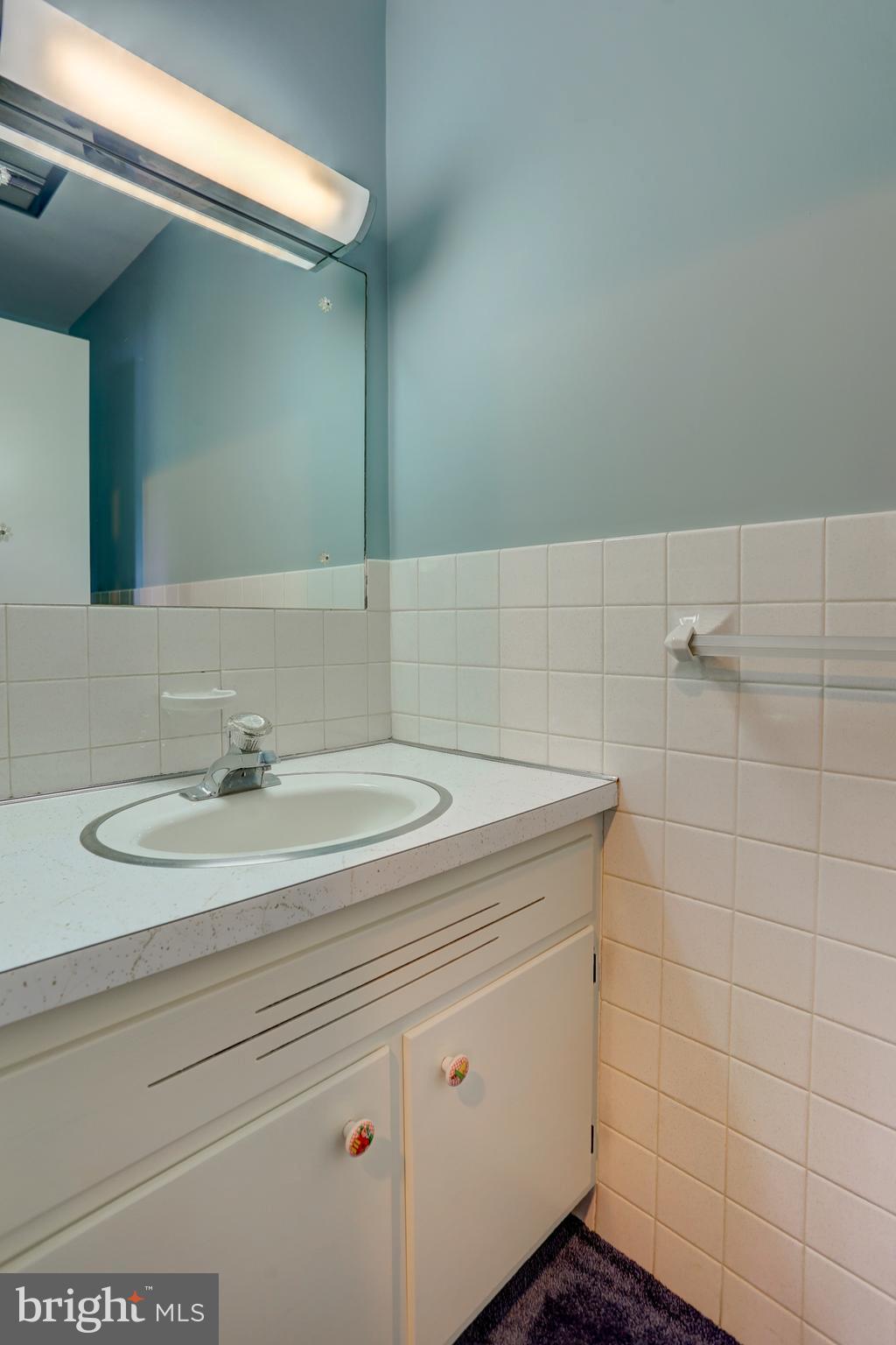 601 South Broad Street Lititz, PA 17543 - Photo 40 of 61 Office Suite Powder Room