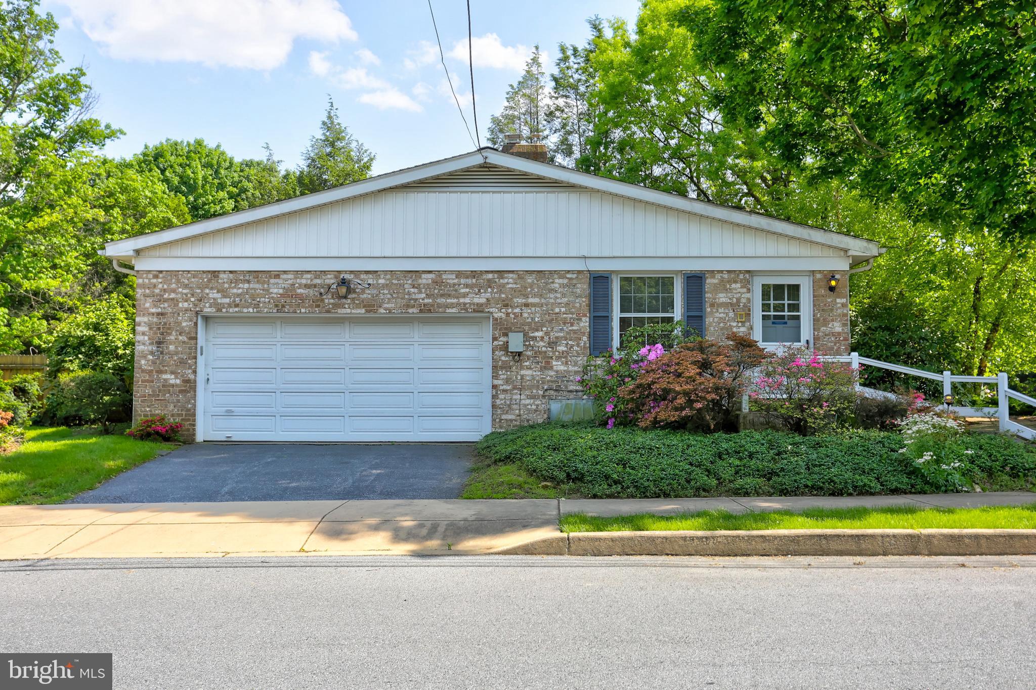 601 South Broad Street Lititz, PA 17543 - Photo 51 of 61 Garage Side View/Office Entrance