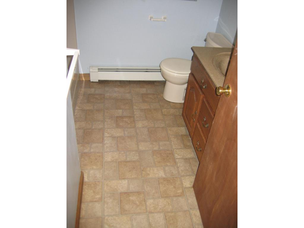 25 Kienia Road Hudson, NH 03051 - Photo 8 of 19