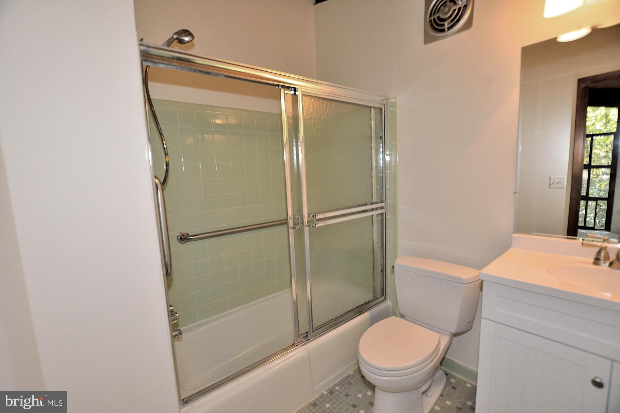 10907 Thanlet Lane Reston, VA 20190 - Photo 17 of 30 Bedroom (Master)