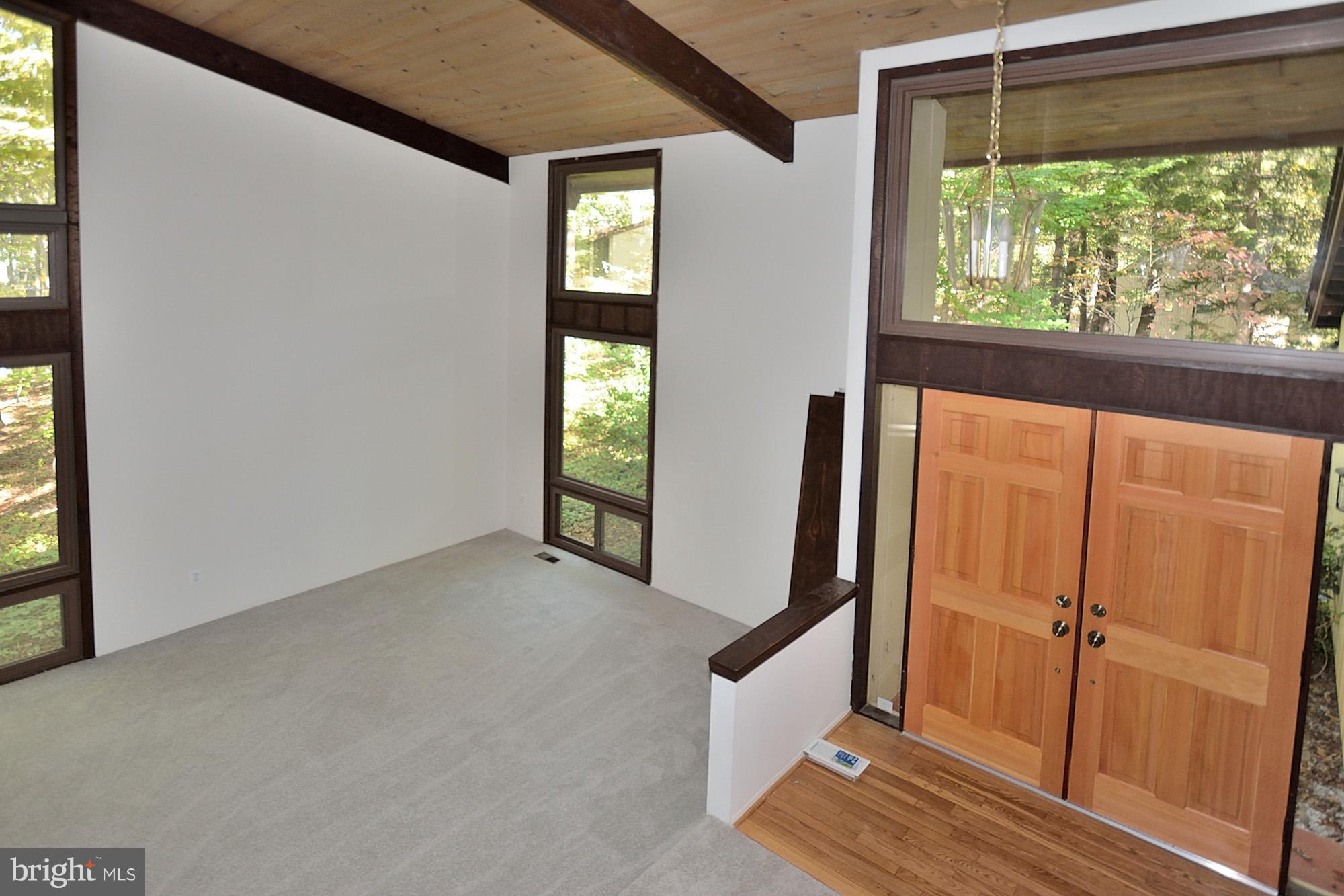 10907 Thanlet Lane Reston, VA 20190 - Photo 3 of 30 Interior (General)
