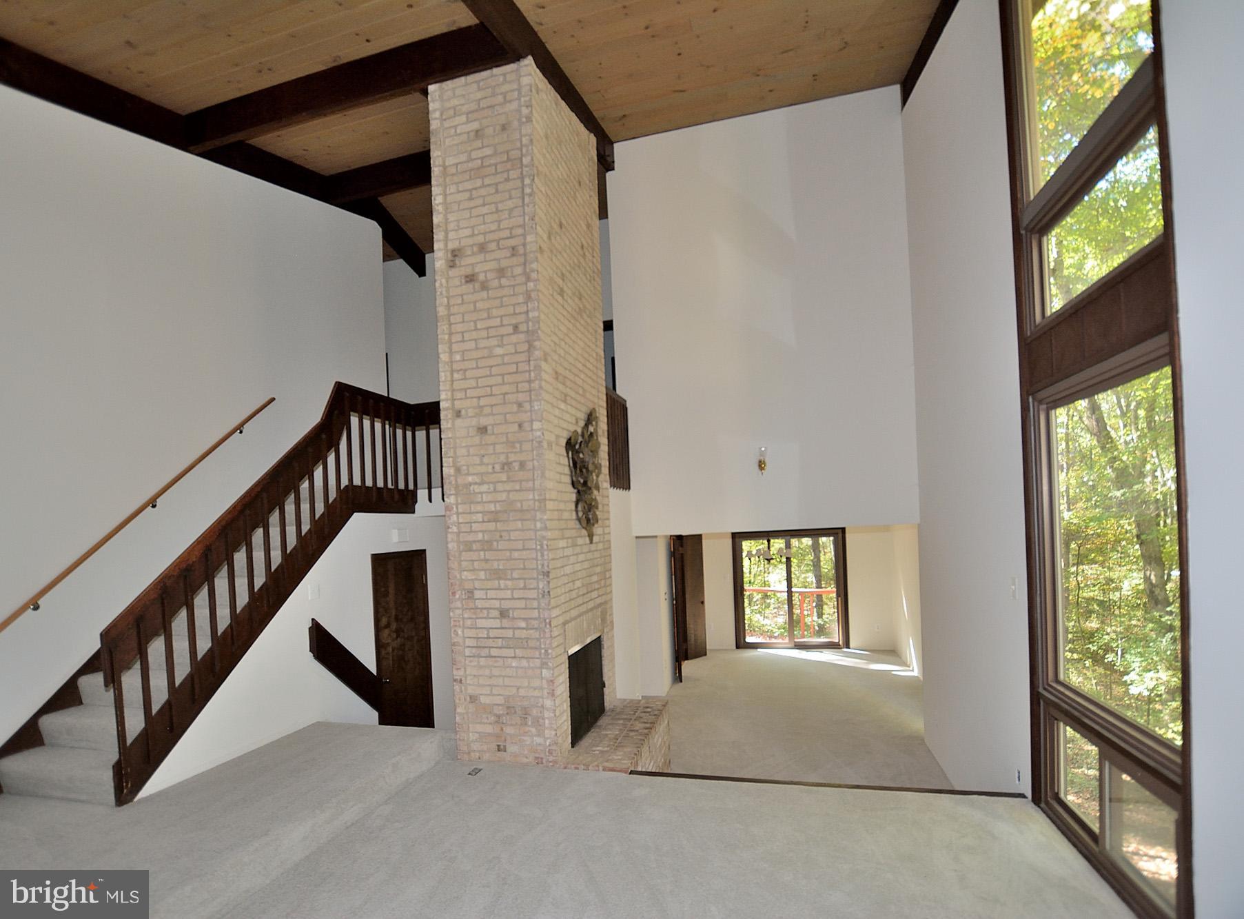 10907 Thanlet Lane Reston, VA 20190 - Photo 4 of 30 Interior (General)