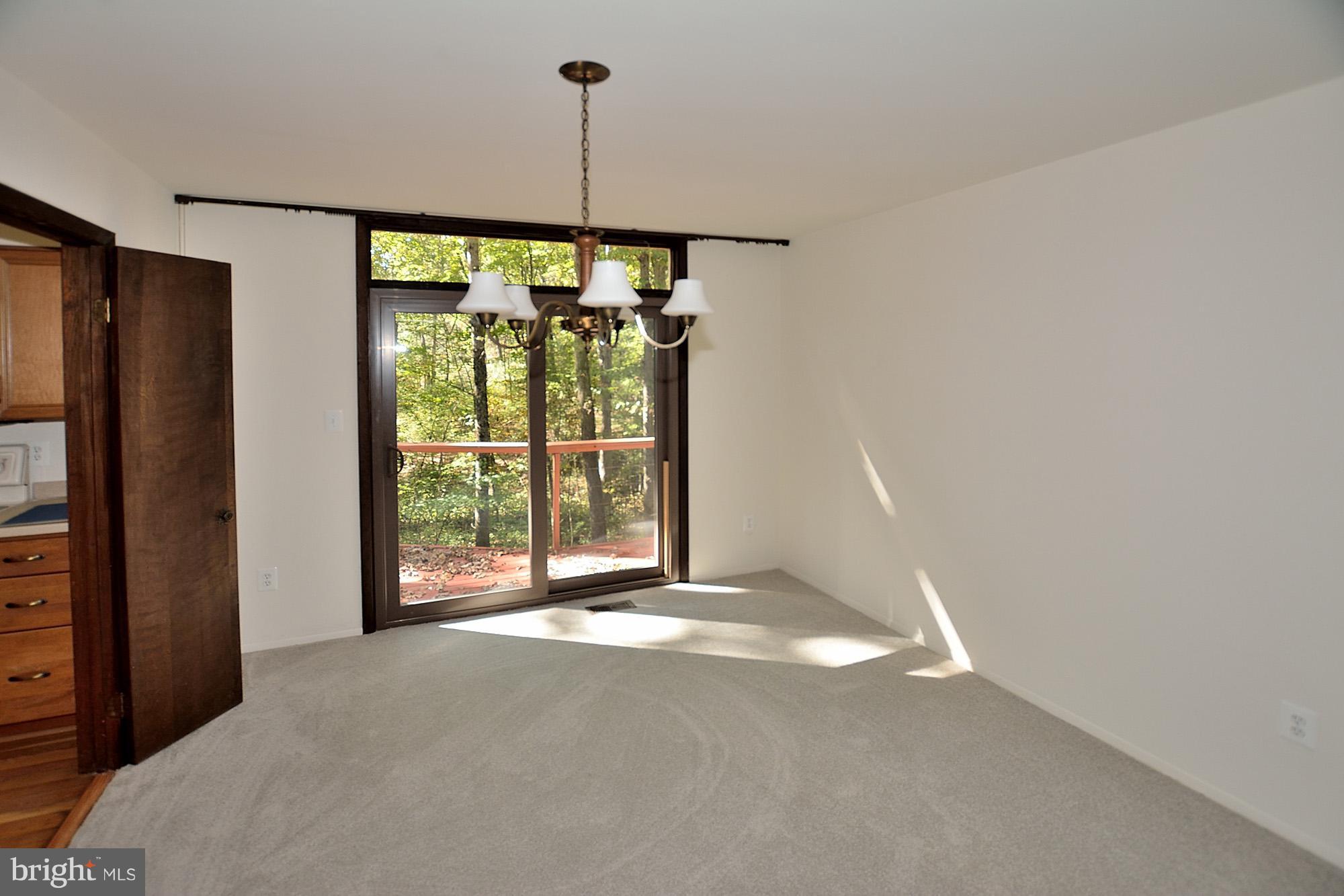 10907 Thanlet Lane Reston, VA 20190 - Photo 5 of 30 Dining Room
