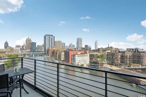 $649,900 | 106 West Seeboth Street, Unit 908, Milwaukee, WI 53204