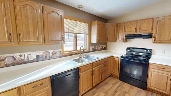 $219,000 | 2610 9th Street Southwest, Willmar, MN 56201