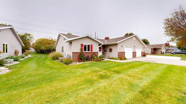 $219,000 | 2610 9th Street Southwest, Willmar, MN 56201