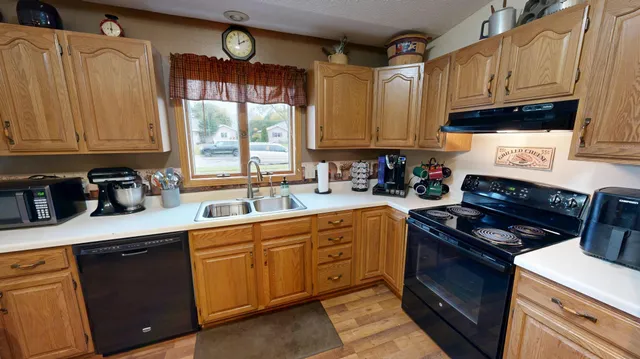 $228,000 | 2610 9th Street Southwest, Willmar, MN 56201