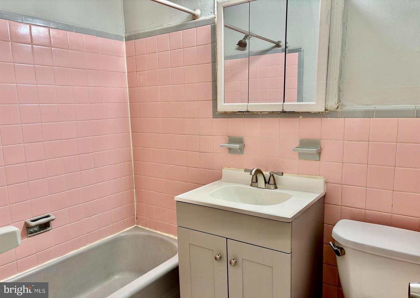 7326 Ruskin Road Philadelphia, PA 19151 - Photo 9 of 11