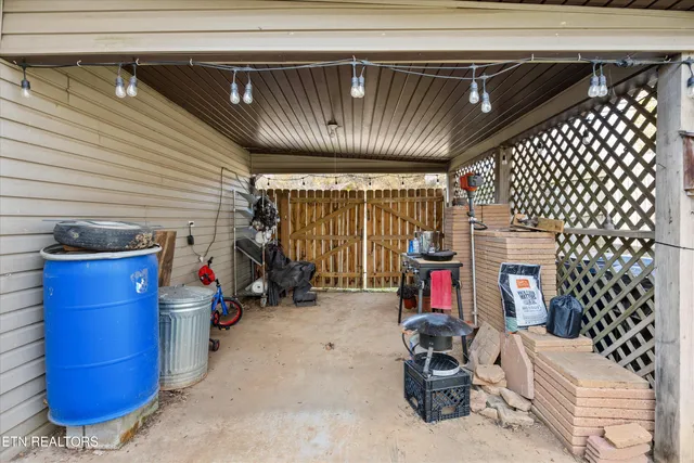 $325,000 | 665 Patterson Road, Walland, TN 37886