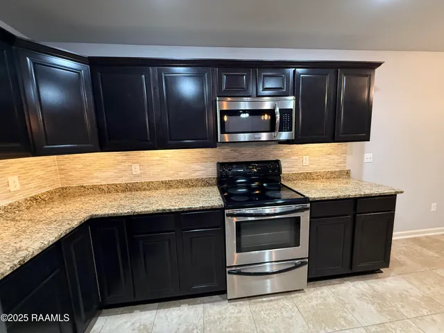 $1,825 | 309 Sun Ridge Street, Youngsville, LA 70592