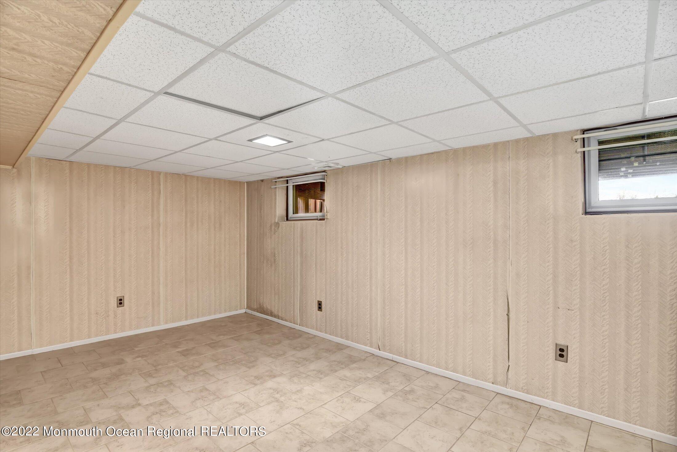 145 Jeffery Road Colonia, NJ 07067 - Photo 20 of 27 18-Lower Level