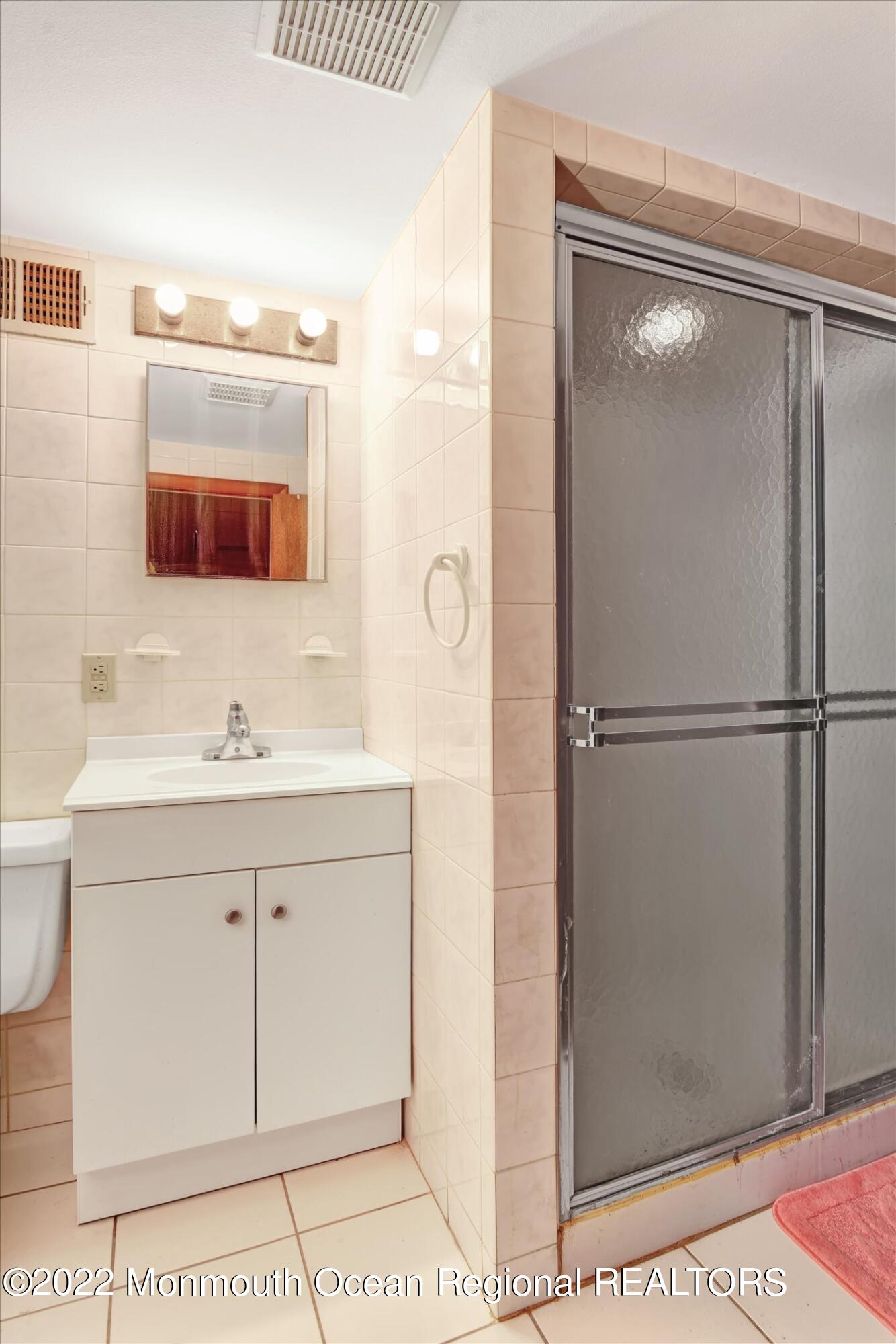 145 Jeffery Road Colonia, NJ 07067 - Photo 23 of 27 23-Bathroom Lower Level