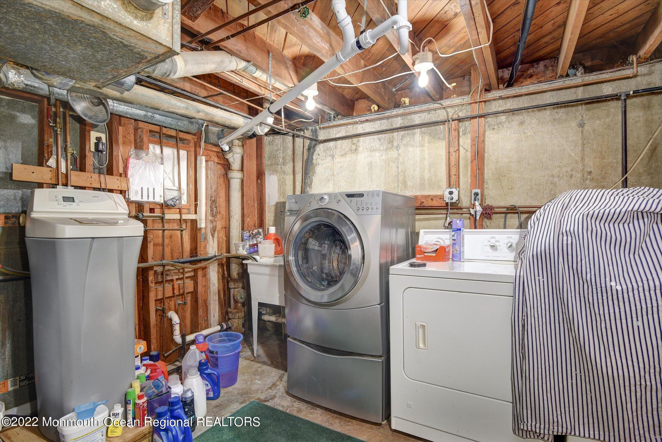 145 Jeffery Road Colonia, NJ 07067 - Photo 26 of 27 01-Laundry Room