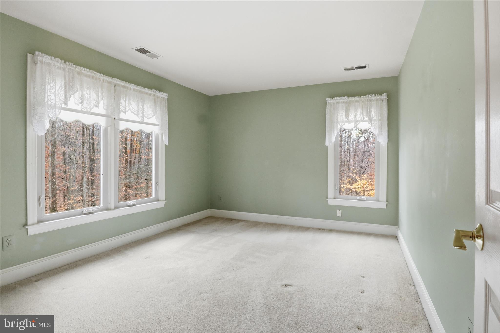 6809 Spout Lane Fairfax Station, VA 22039 - Photo 31 of 81 a view of an empty room with a window