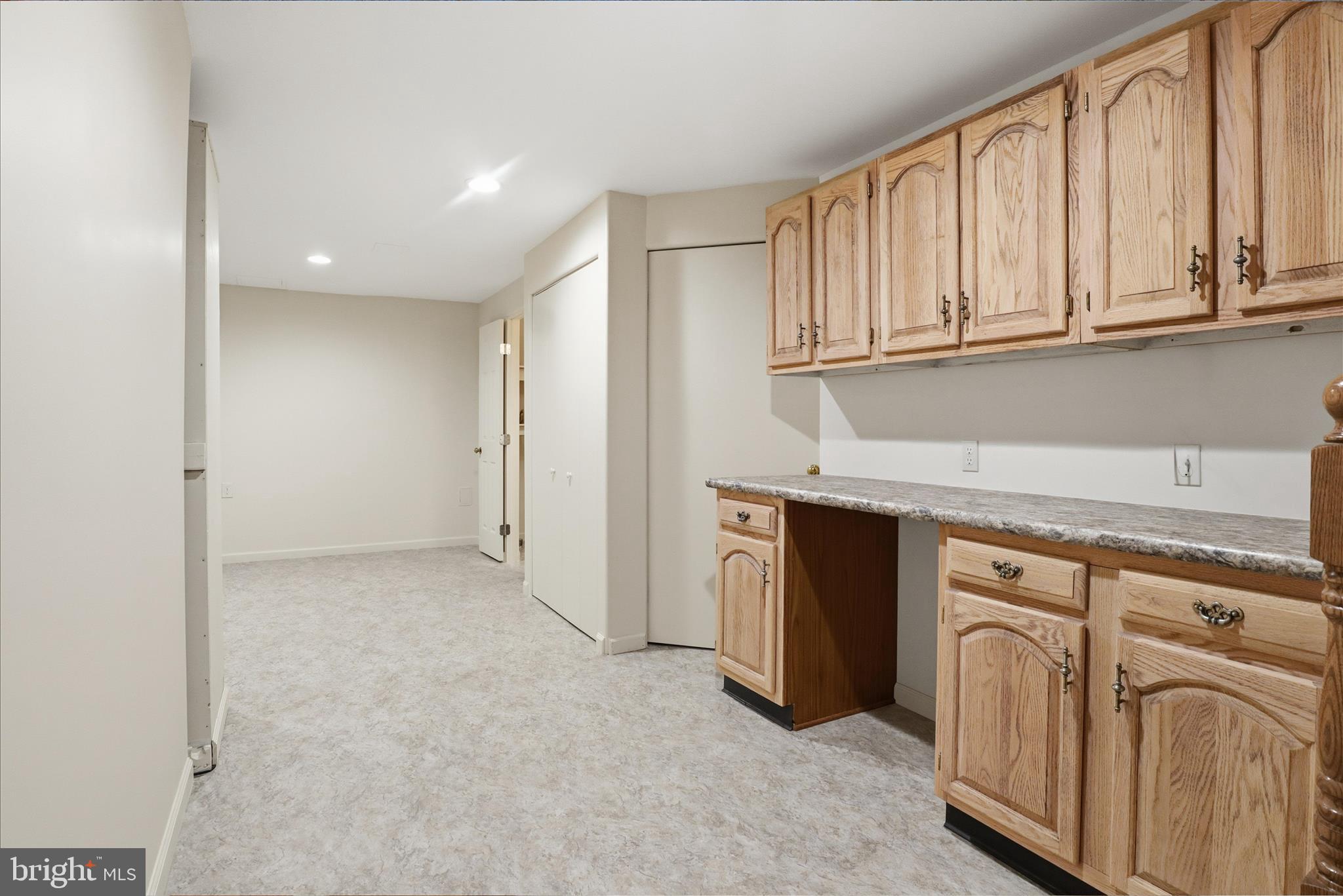 6809 Spout Lane Fairfax Station, VA 22039 - Photo 41 of 81 a view of a kitchen with electric appliances