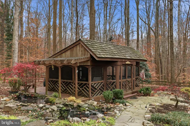 $1,399,000 | 6809 Spout Lane, Fairfax Station, VA 22039