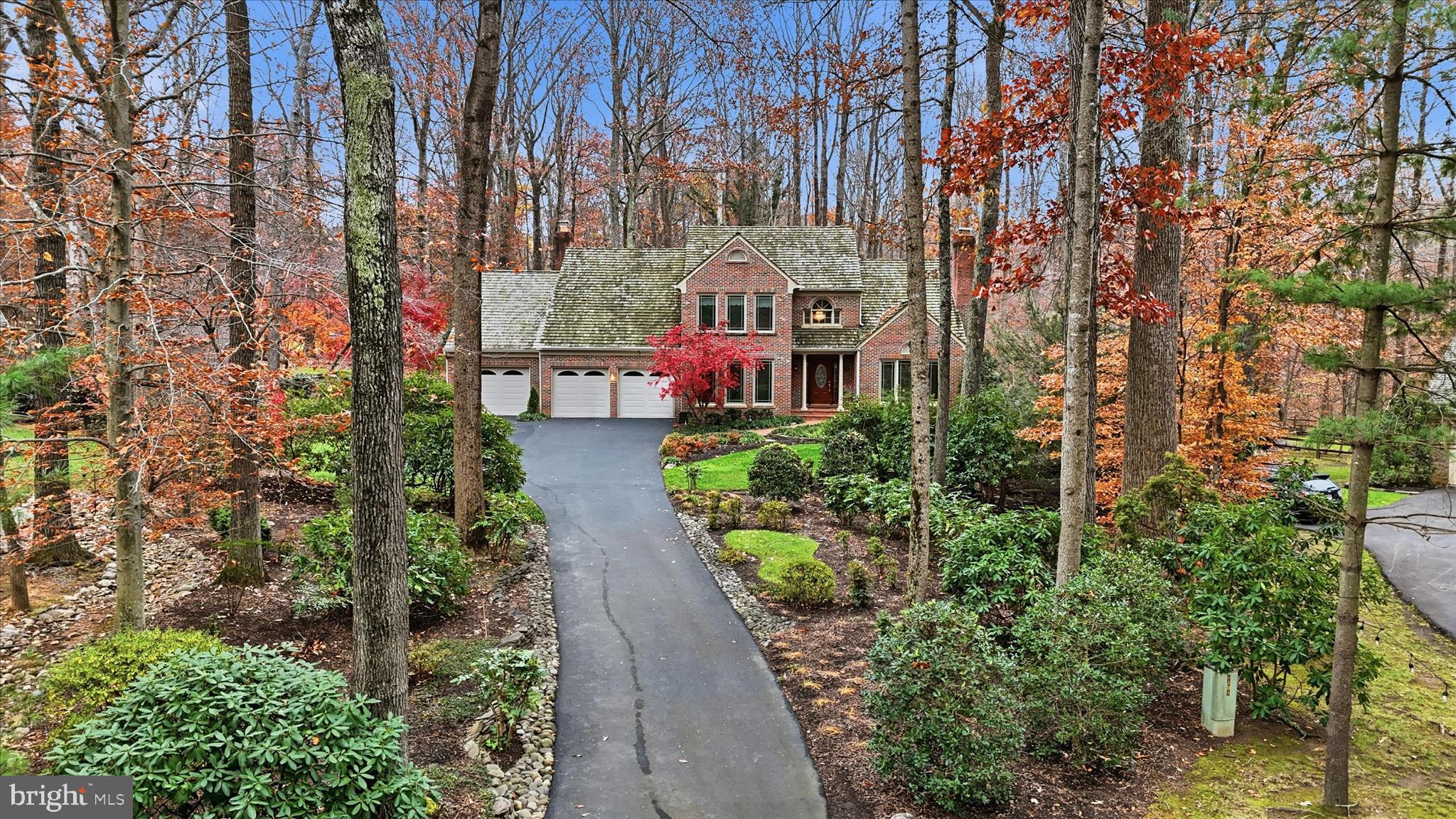 6809 Spout Lane Fairfax Station, VA 22039 - Photo 6 of 81 Set back on 1 acre
