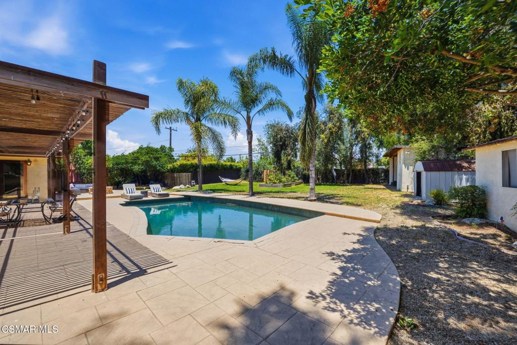 897 Old Farm Road Thousand Oaks, CA 91360 - Photo 5 of 35