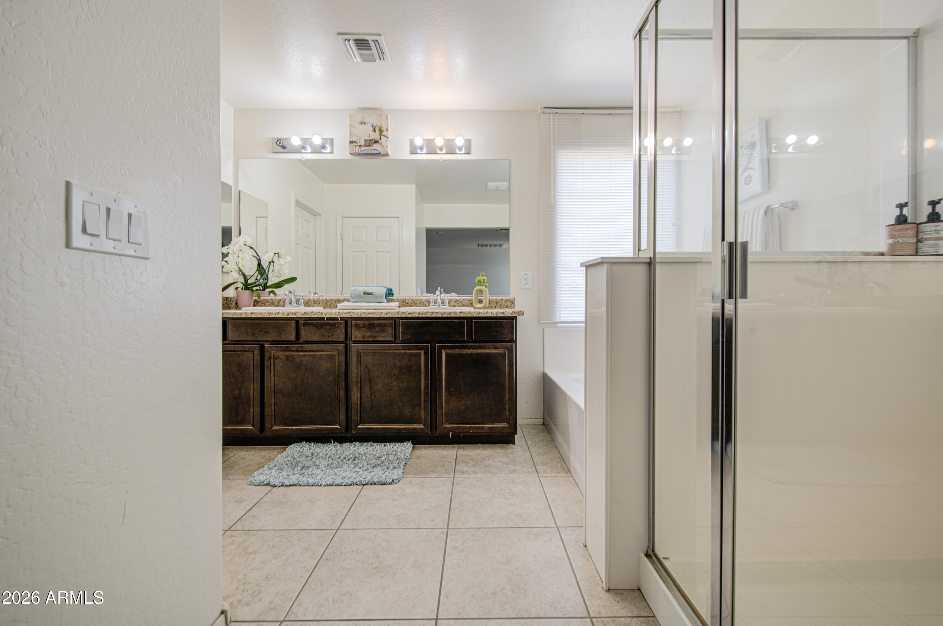 12202 West Del Rio Lane Avondale, AZ 85323 - Photo 27 of 49 Primary Bath 1