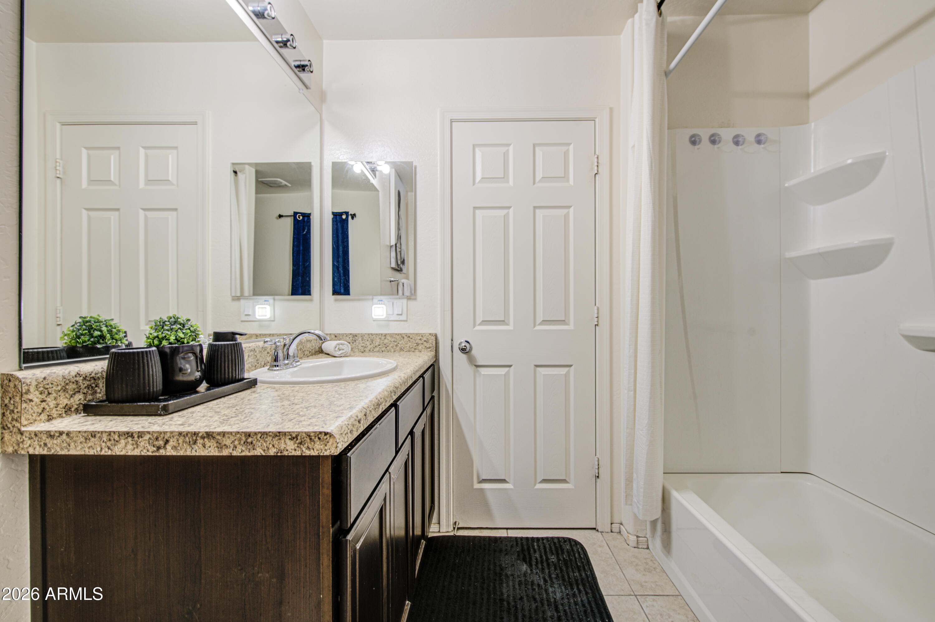 12202 West Del Rio Lane Avondale, AZ 85323 - Photo 39 of 49 Bathroom 3-pic 2