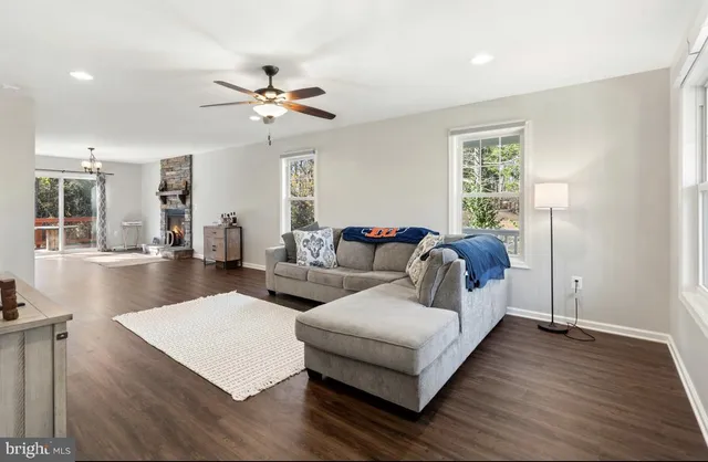 $2,550 | 144 Rollason Drive, Front Royal, VA 22630