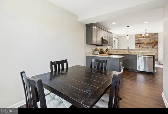 $2,550 | 144 Rollason Drive, Front Royal, VA 22630