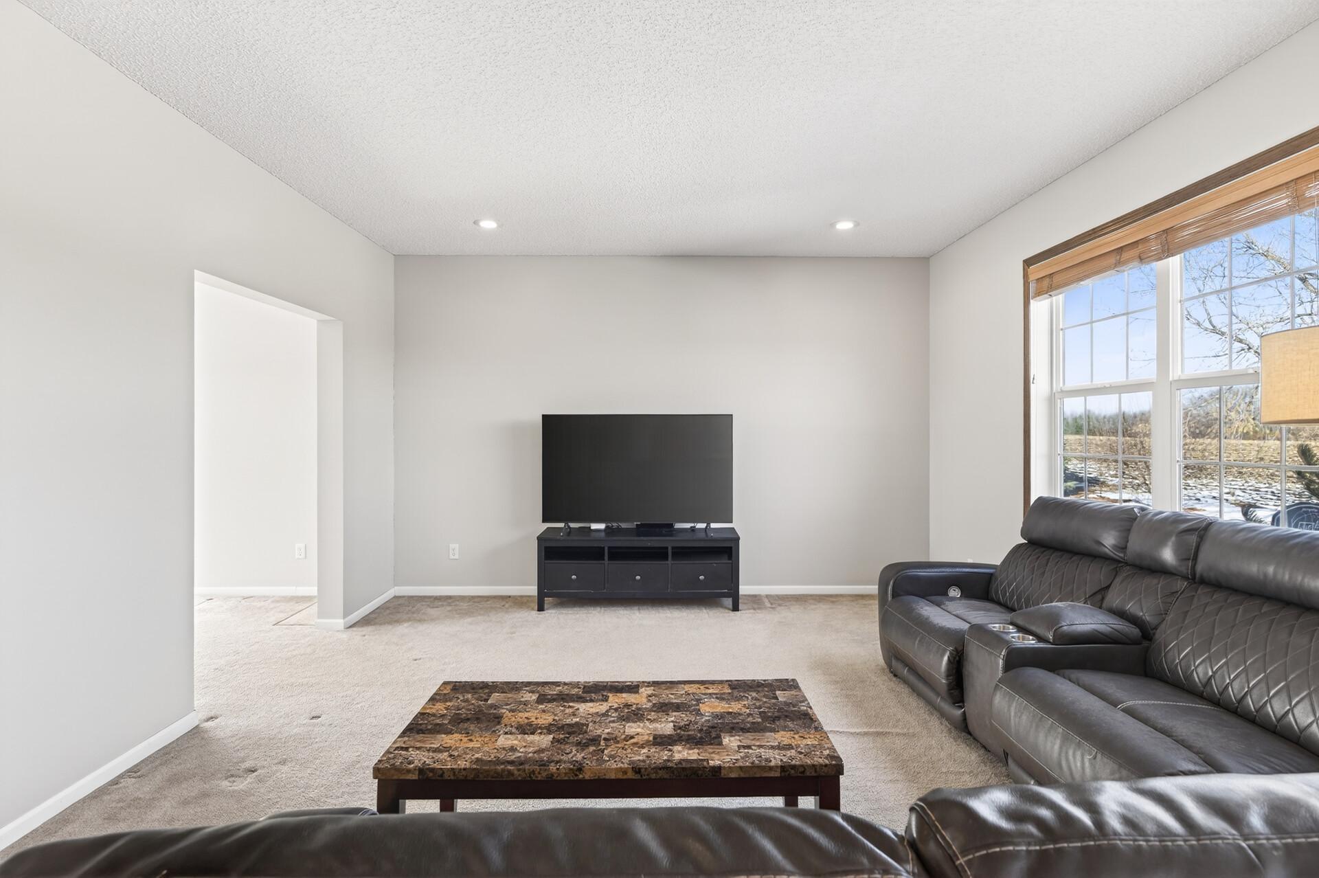 921 Hope Avenue Jordan, MN 55352 - Photo 8 of 31