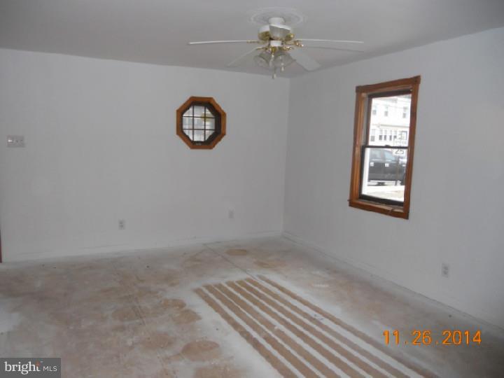 17 Polk Street Riverside, NJ 08075 - Photo 5 of 15 Living Room