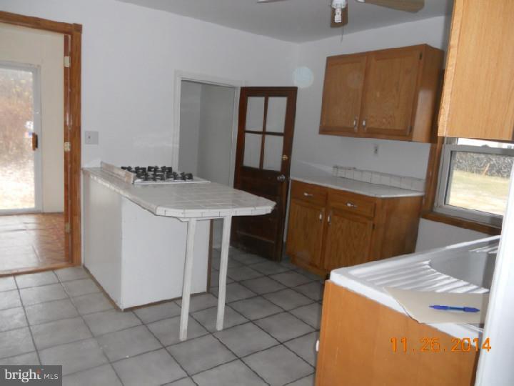 17 Polk Street Riverside, NJ 08075 - Photo 8 of 15 Kitchen