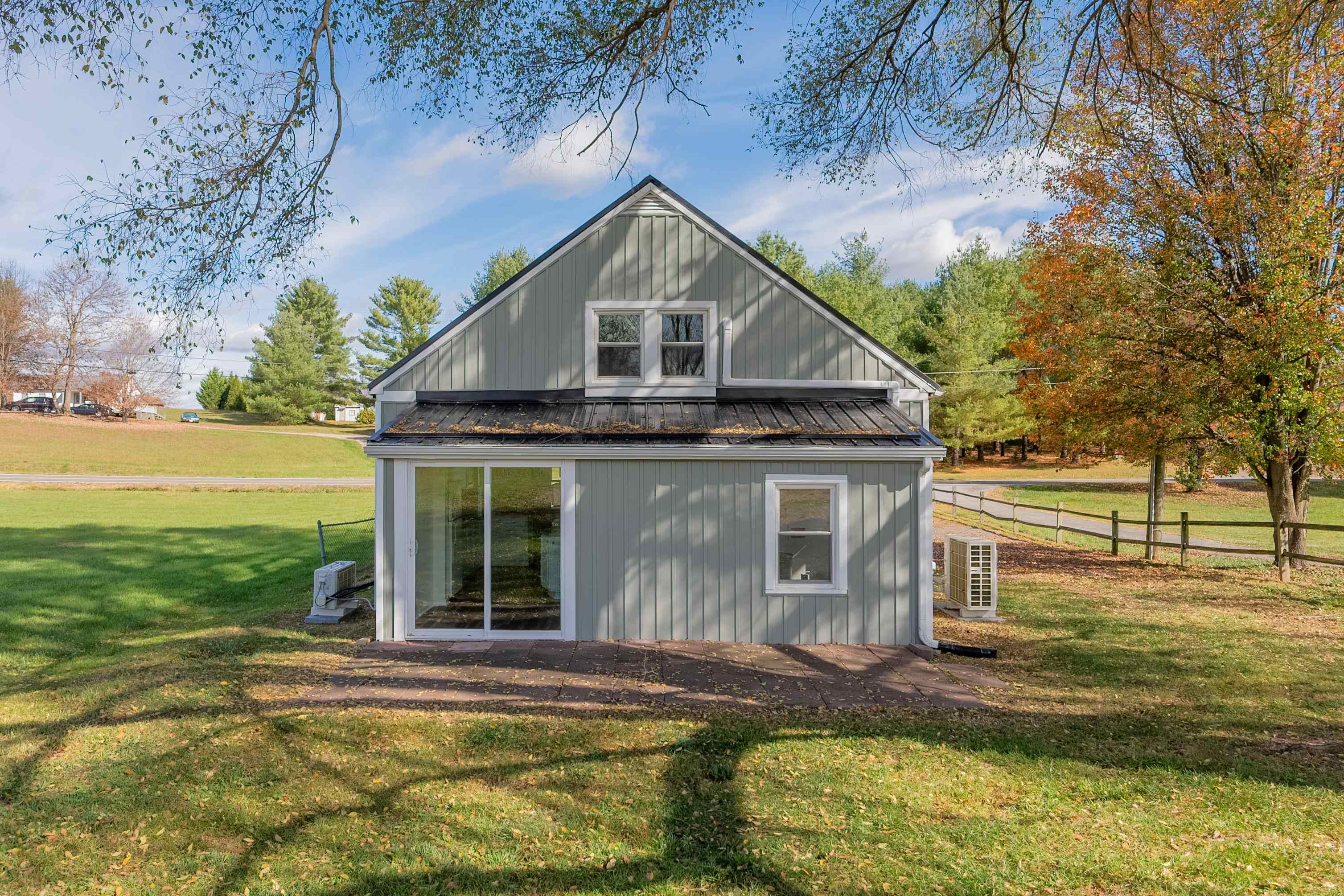 5099 Thornspring Road Pulaski, VA 24301 - Photo 38 of 53 Gallery Image 38