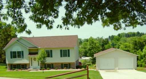 196 South Thompson Irwin, PA 15642 - Photo 5 of 8