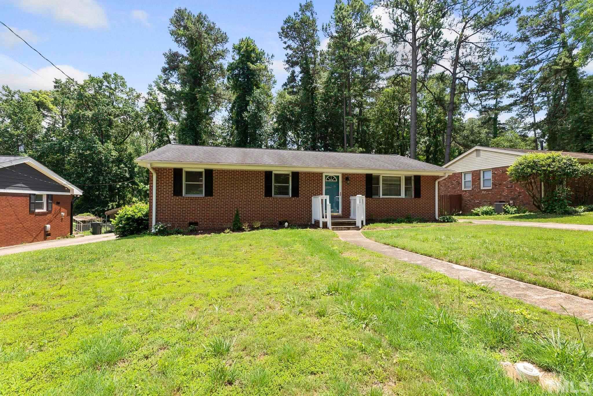 2808 Bardwell Road Raleigh, NC 27604 - Photo 3 of 25