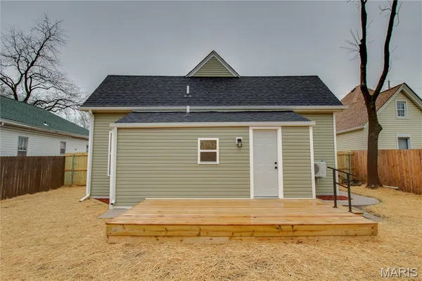 $179,200 | 236 West Delmar Avenue, Godfrey, IL 62035