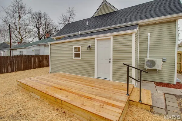 $179,200 | 236 West Delmar Avenue, Godfrey, IL 62035