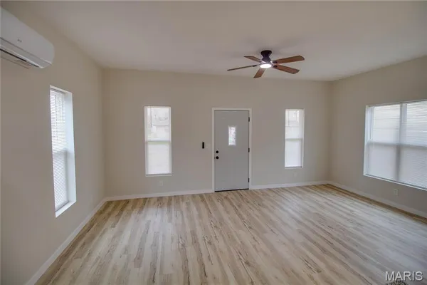 $179,200 | 236 West Delmar Avenue, Godfrey, IL 62035