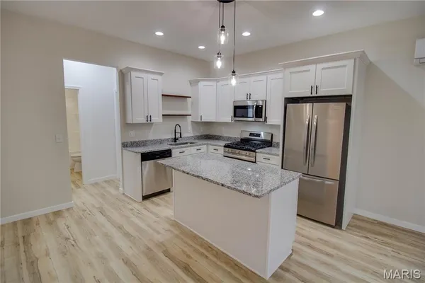 $179,200 | 236 West Delmar Avenue, Godfrey, IL 62035