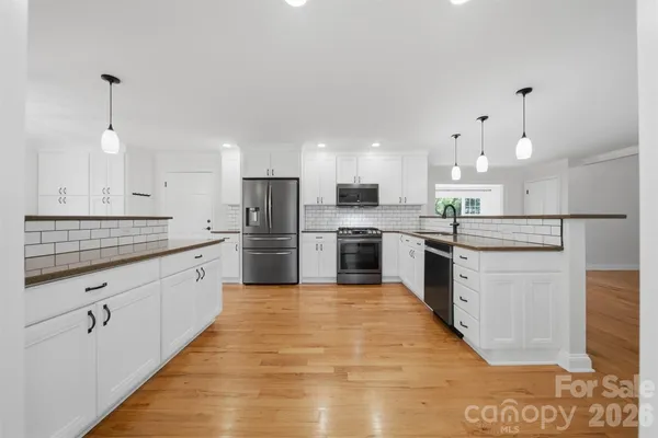 $725,000 | 1512 Little Hill Road, Newton, NC 28658