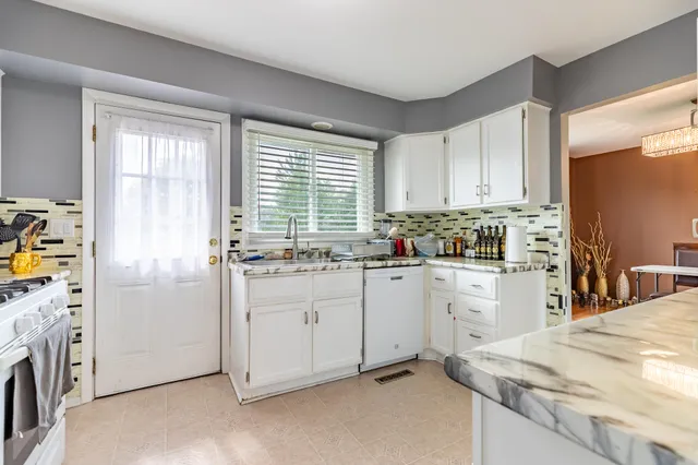 $360,000 | 8624 Garfield Avenue, Munster, IN 46321