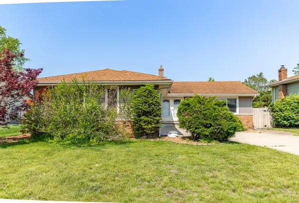 $355,000 | 8624 Garfield Avenue, Munster, IN 46321