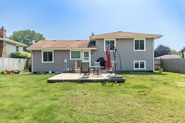 $360,000 | 8624 Garfield Avenue, Munster, IN 46321