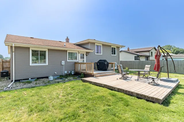 $360,000 | 8624 Garfield Avenue, Munster, IN 46321