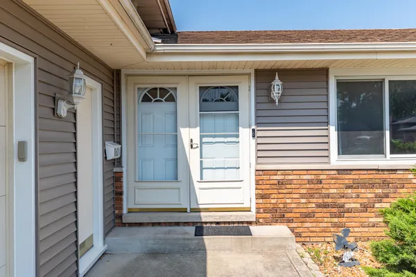 $355,000 | 8624 Garfield Avenue, Munster, IN 46321